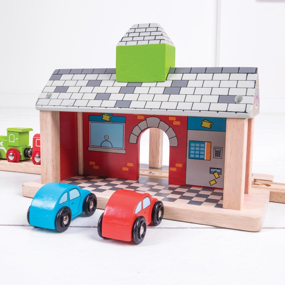 Bigjigs Rail Wooden Railway Station - Other Major Rail Brands are Compatible - Image 2