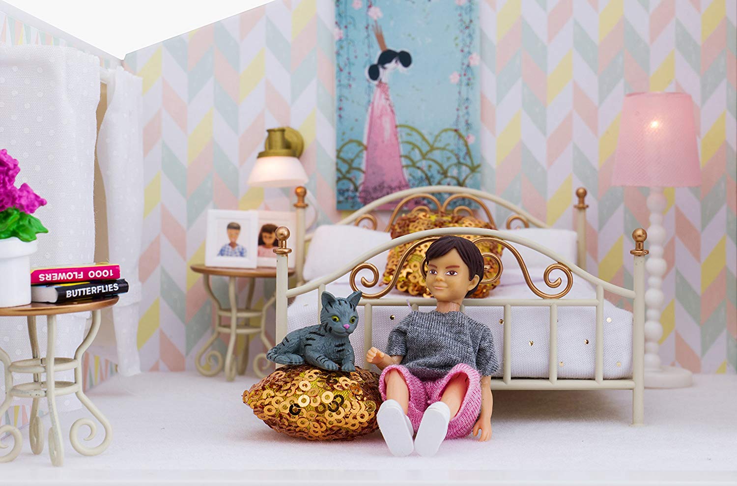 Lundby Doll’s House Doll Family Playset Classic Mum, Dad and two