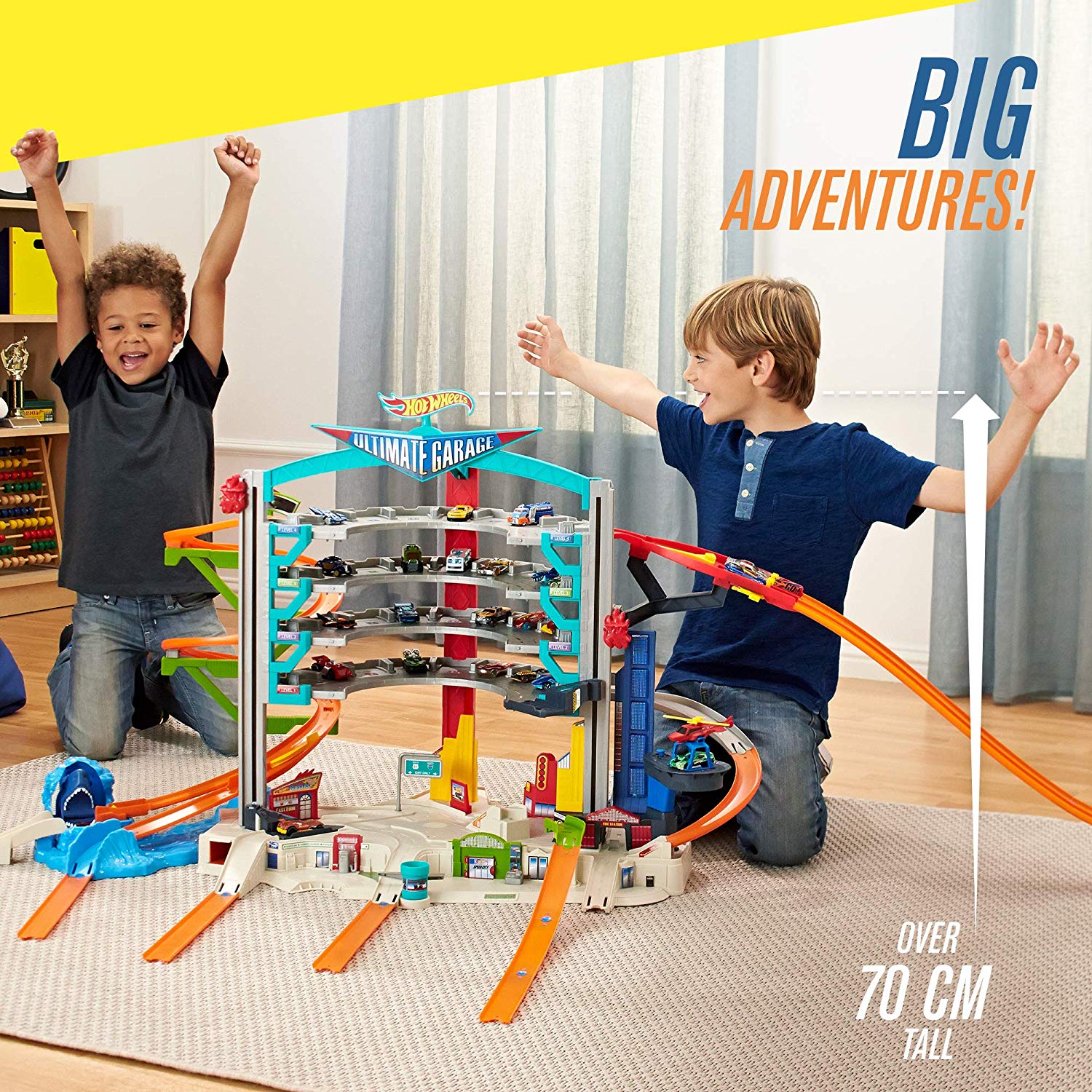 Hot Wheels CMP80 Ultimate Connectable Play Set with 4 Diecast