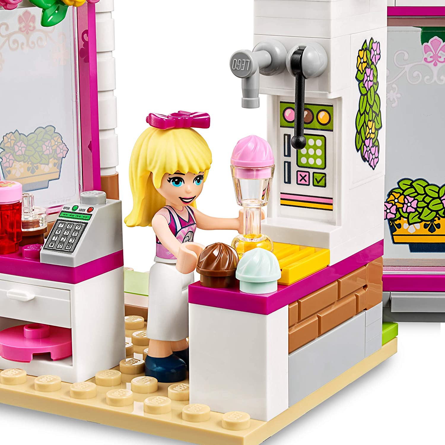 LEGO 41426 Friends Heartlake City Park Café Play Set Cream Coffee Shop & Stephanie Doll – TopToy