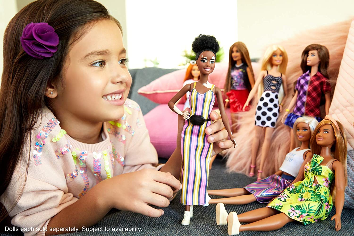 Barbie GHW51 Fashionistas Doll With Vitiligo And Curly Brunette Hair 