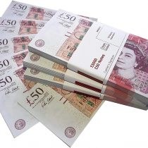 Big Screen Stacks | UK COMPANY | PROP MONEY UK POUNDS GBP BANK x300 &pound;50 PROP MONEY NOTES + EXTRA BANK STRAP | 15K PROP MONEY STACK | Movies Play Fake Casino Photo Booth