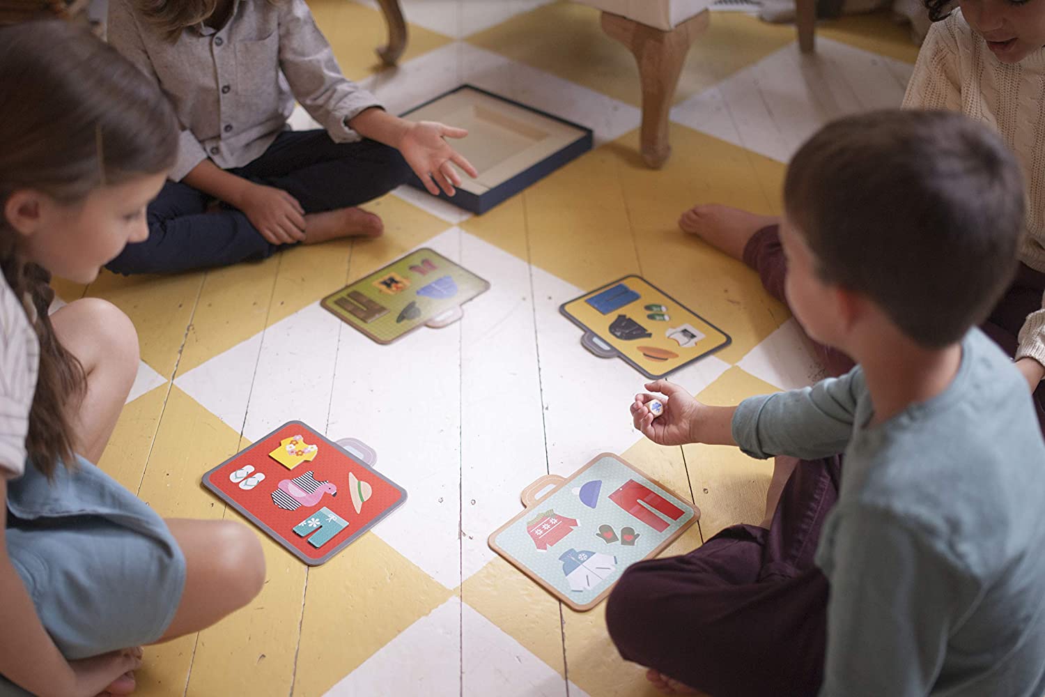 Petit Collage Travel Game Pack Your Bags! TopToy