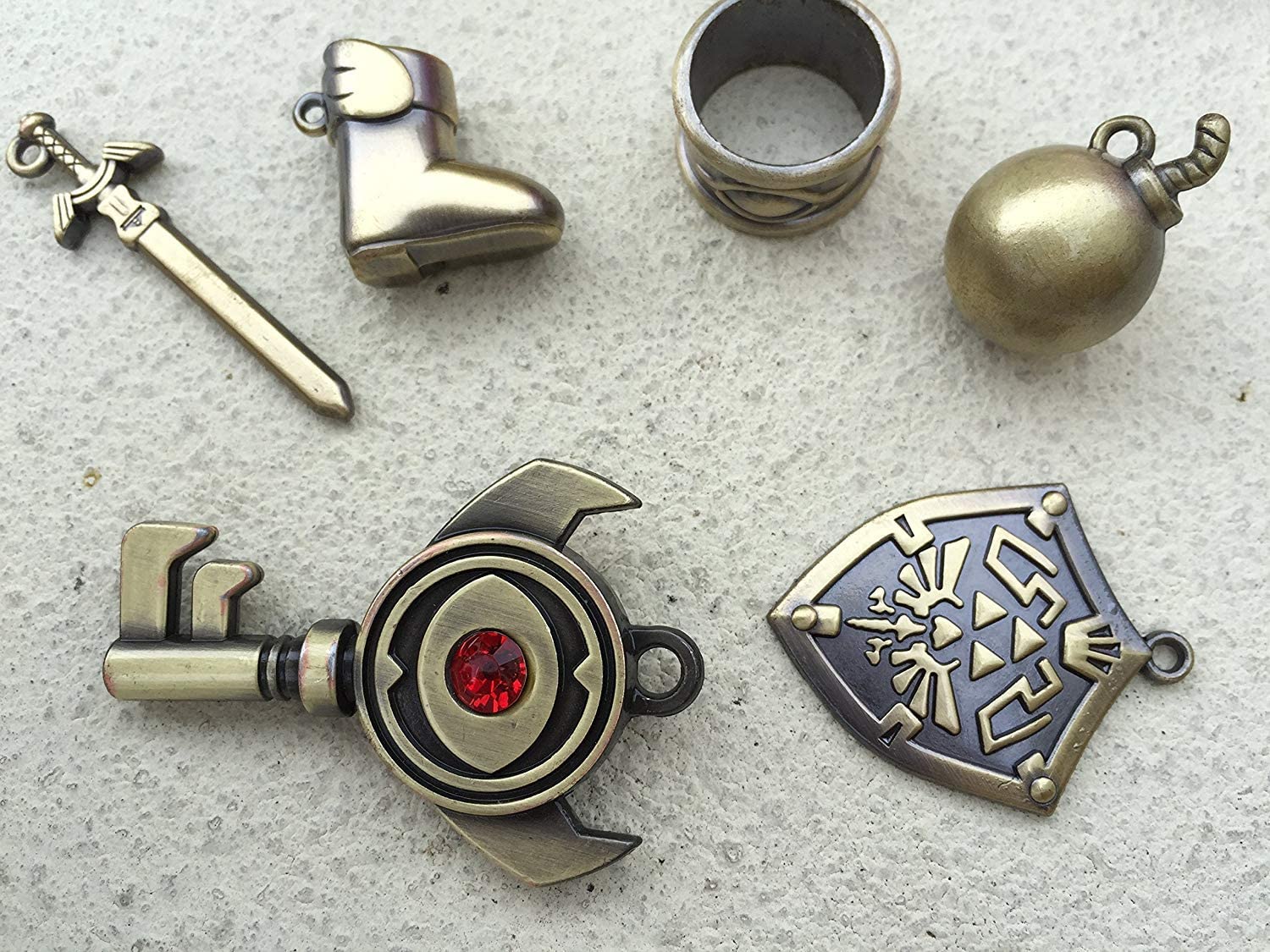 Hylian Shield Metal Keychain  The Legend of Zelda: Twilight Princess:  Nintendo - Tokyo Otaku Mode (TOM)